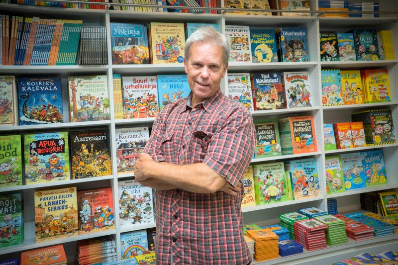 Mauri Kunnaksen kirjat ovat usein kymmenen myydyimmän lastenkirjan joukossa. Koiramäen Suomen historia oli viime vuoden myydyin kirja. (Kuva: Klaus Nurmi)